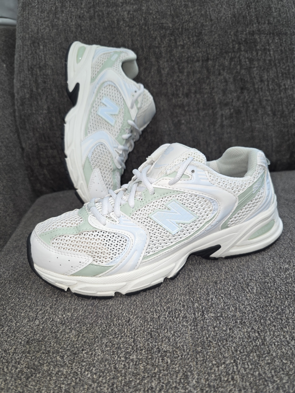 New Balance Women's White & Mint Lightweight Running Sneakers - Picture 9 of 10